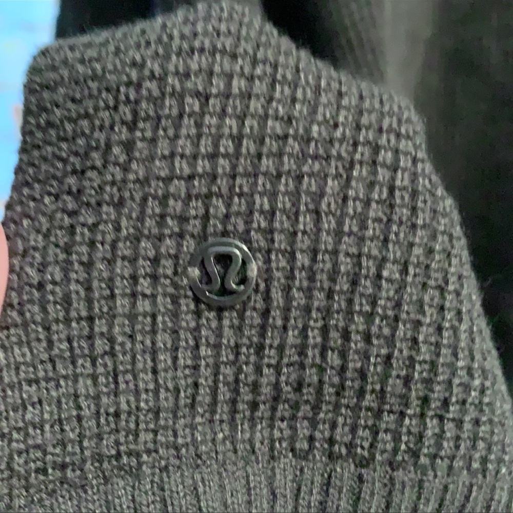 Lululemon Forward Flow Cape in Dark Olive - Picture 7 of 7